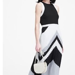 Banana republic pleated dress size 12